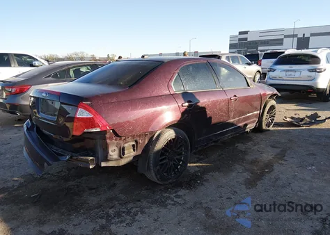2011 Ford Fusion S z USA, uszkodzony, nr VIN 3FAHP0GA3BR160492